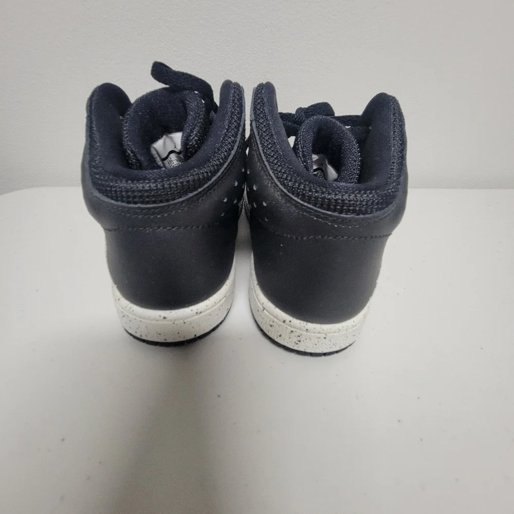 Nike Jordan 1 Flight 4 Hi Top Sneakers Boys Size 13C.